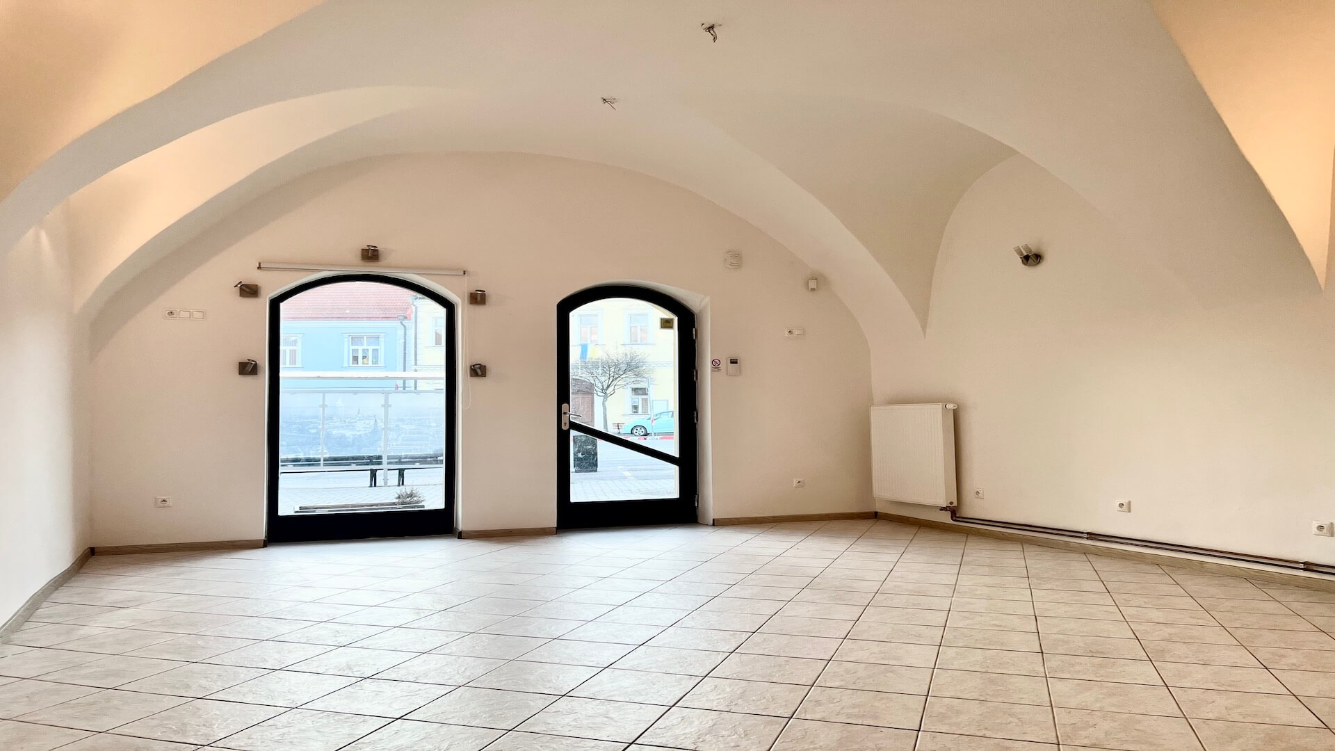 NEBYTOVÝ PRIESTOR - MODRA