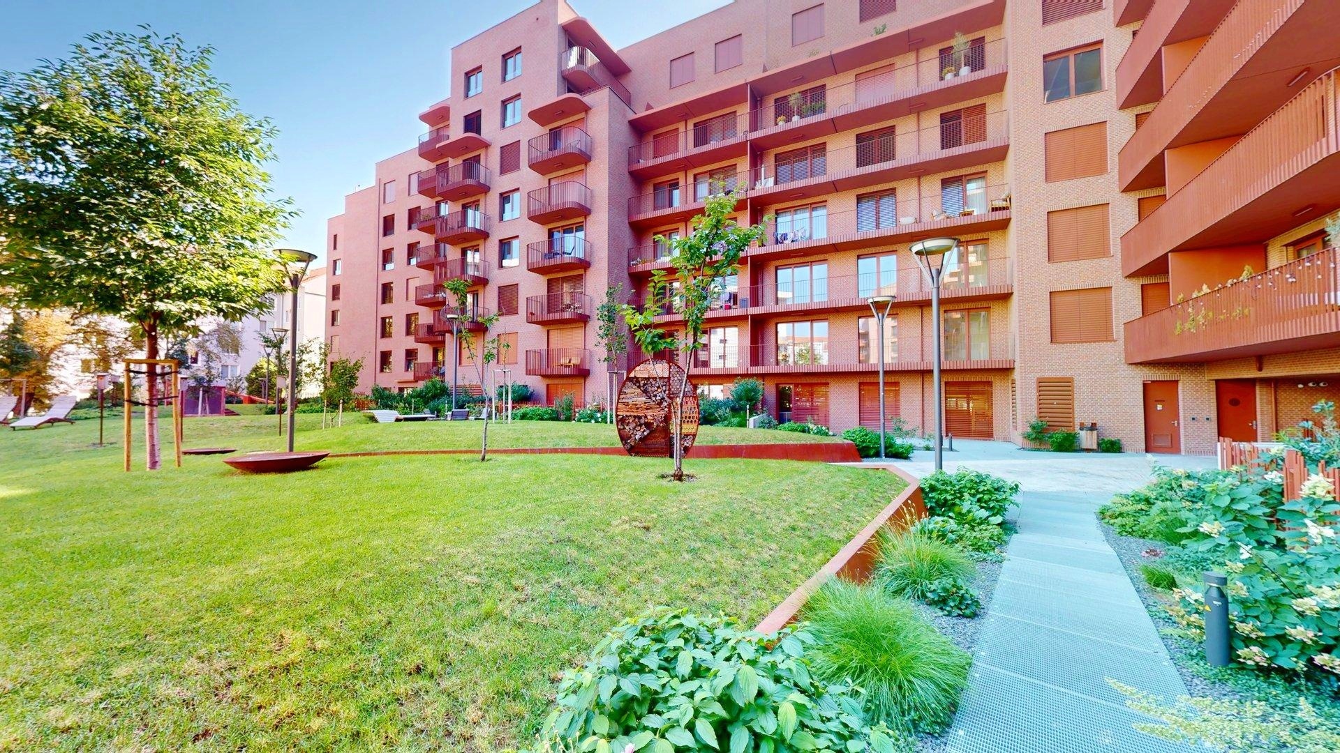 Elegantný 2izb s veľký balkónom a parkovaním, BA II - Nivy