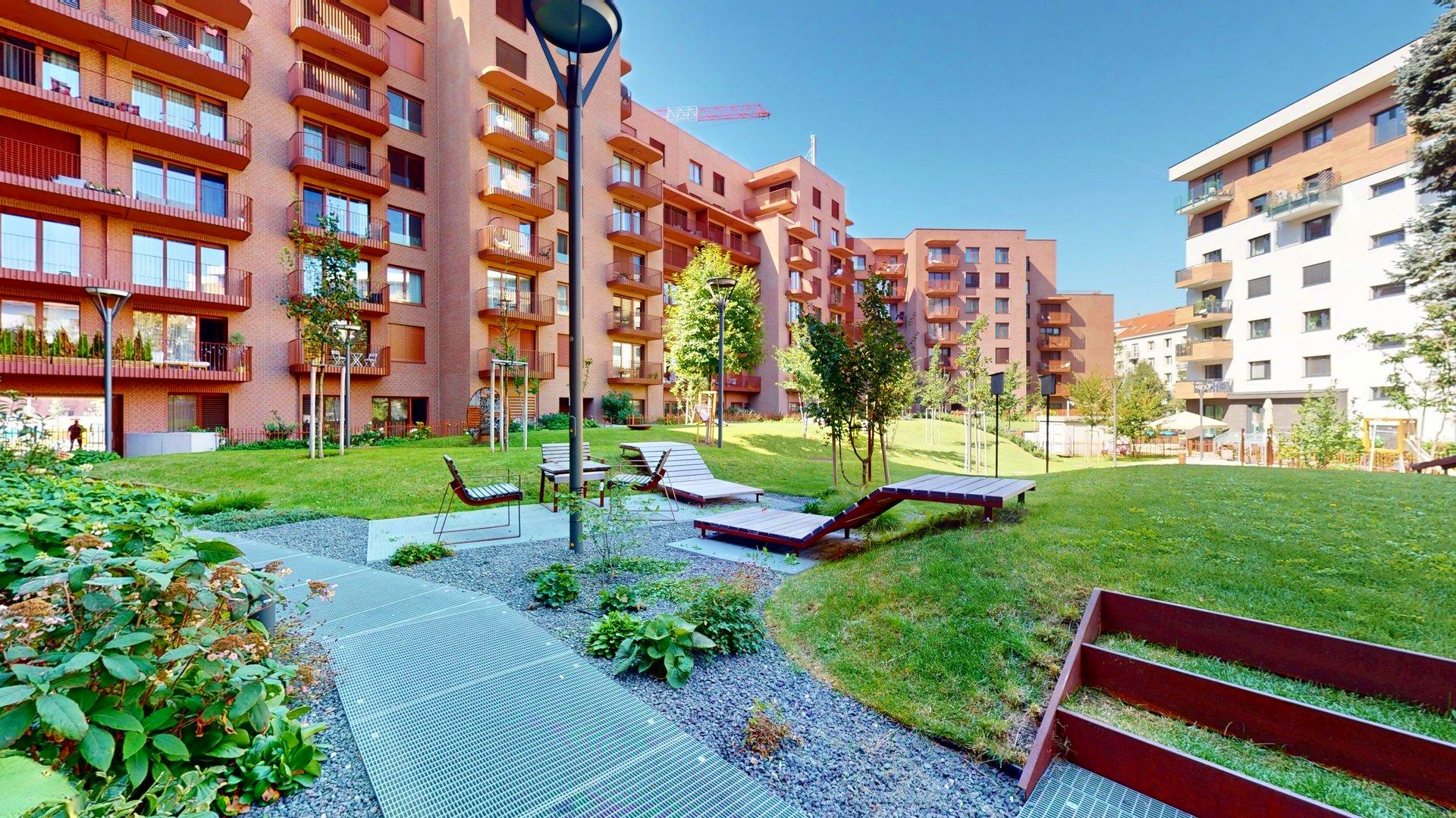 Elegantný 2izb s veľký balkónom a parkovaním, BA II - Nivy