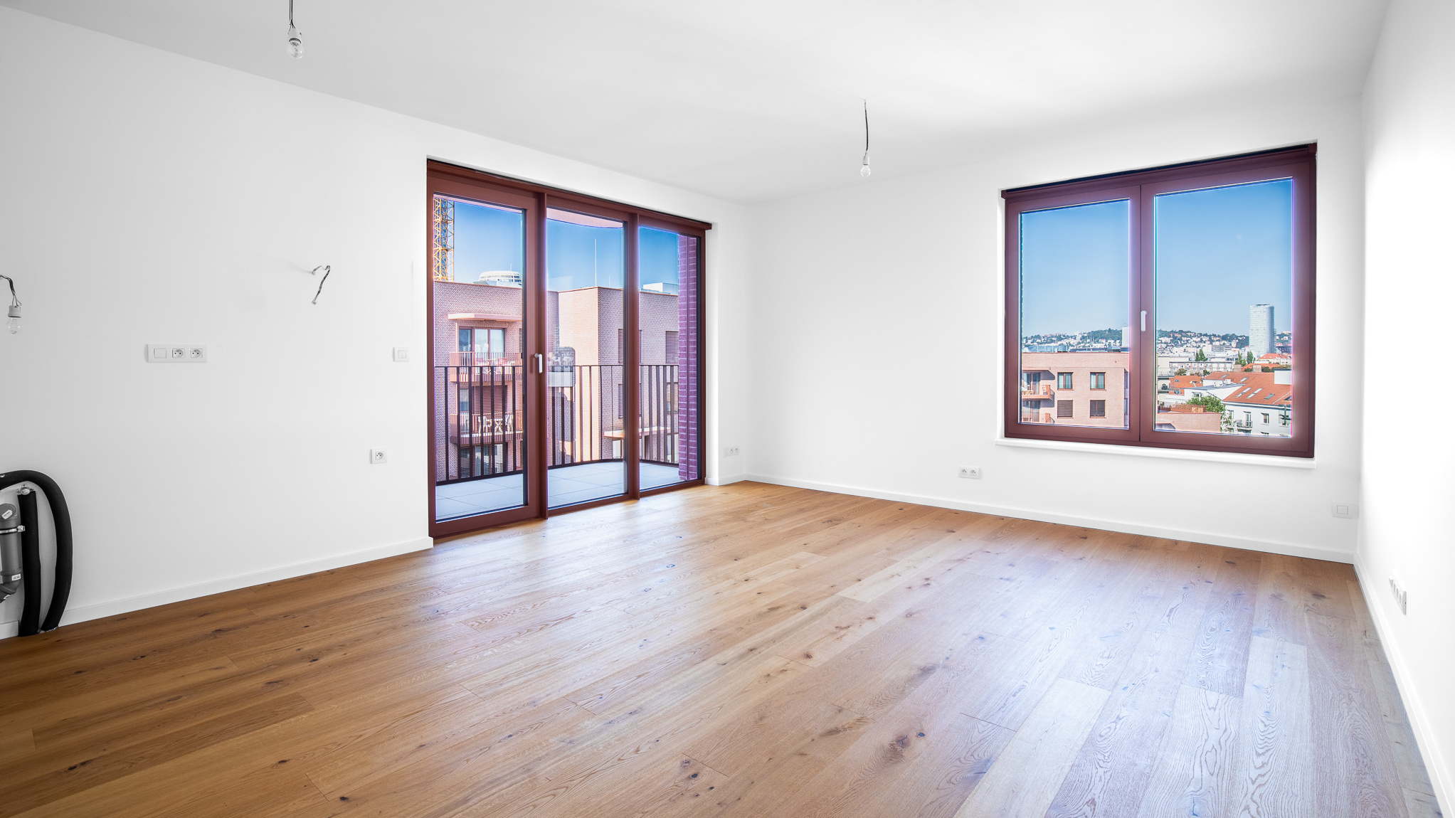 Elegantný 2izb s veľký balkónom a parkovaním, BA II - Nivy