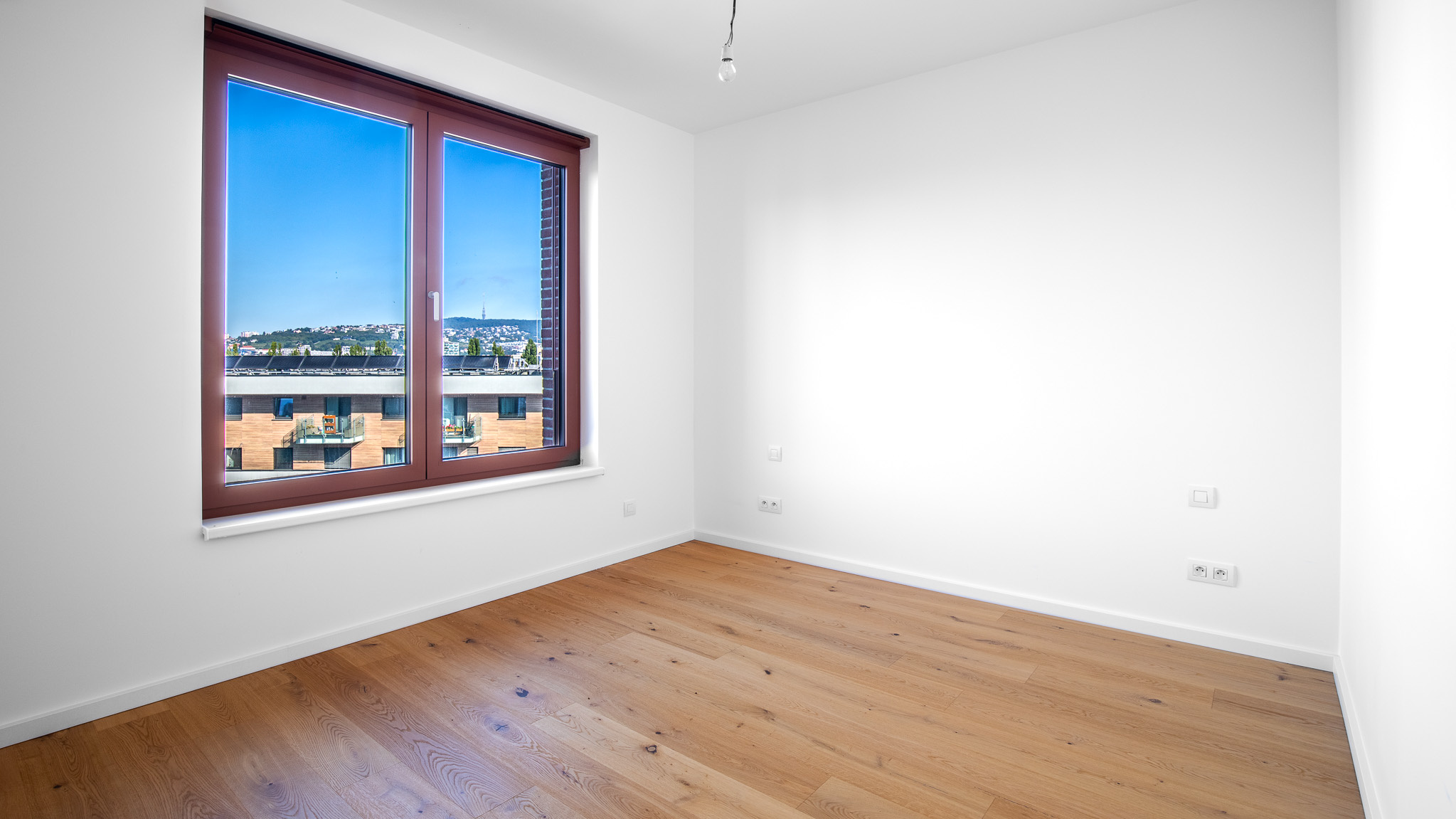 Elegantný 2izb s veľký balkónom a parkovaním, BA II - Nivy