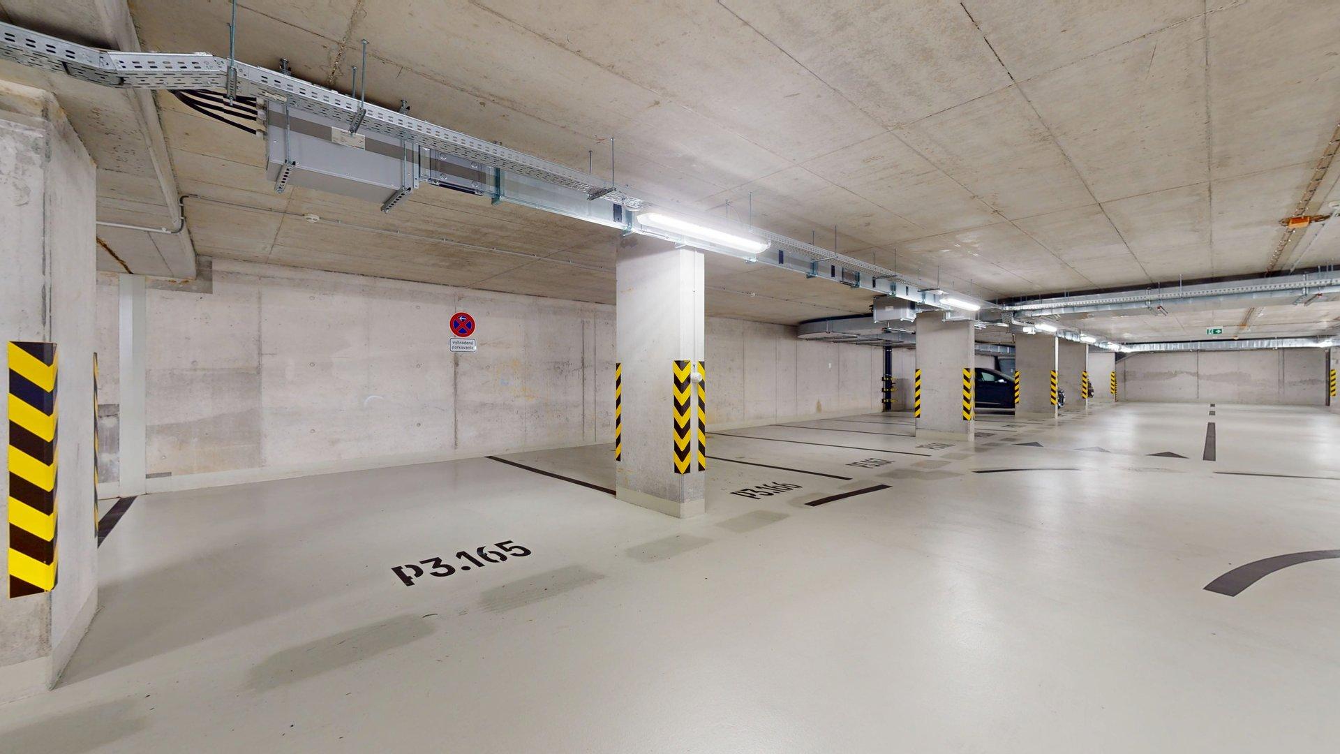 Elegantný 2izb s veľký balkónom a parkovaním, BA II - Nivy