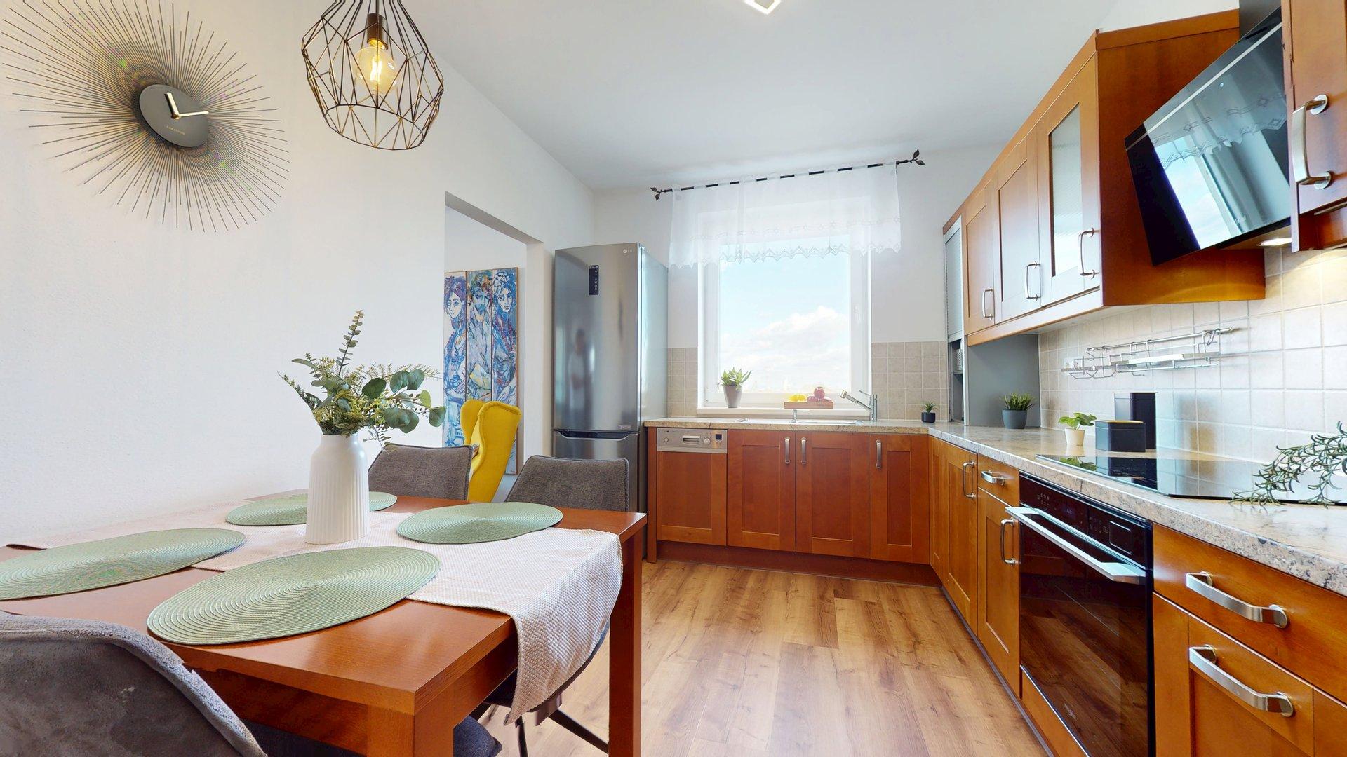 Veľkometrážny 3i byt s 2 terasami aj gar. státiami, SC - Rovinka