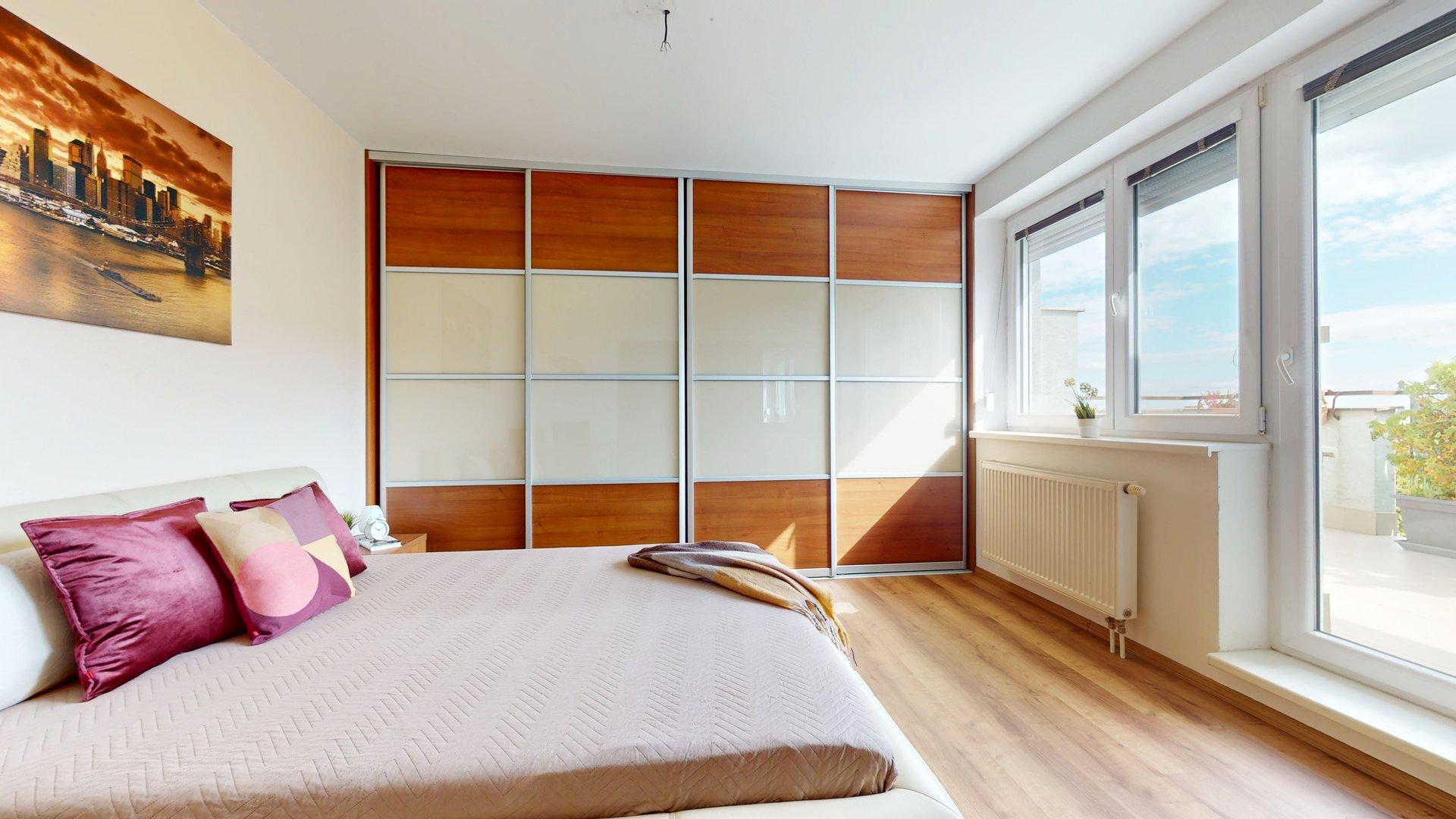 Veľkometrážny 3i byt s 2 terasami aj gar. státiami, SC - Rovinka