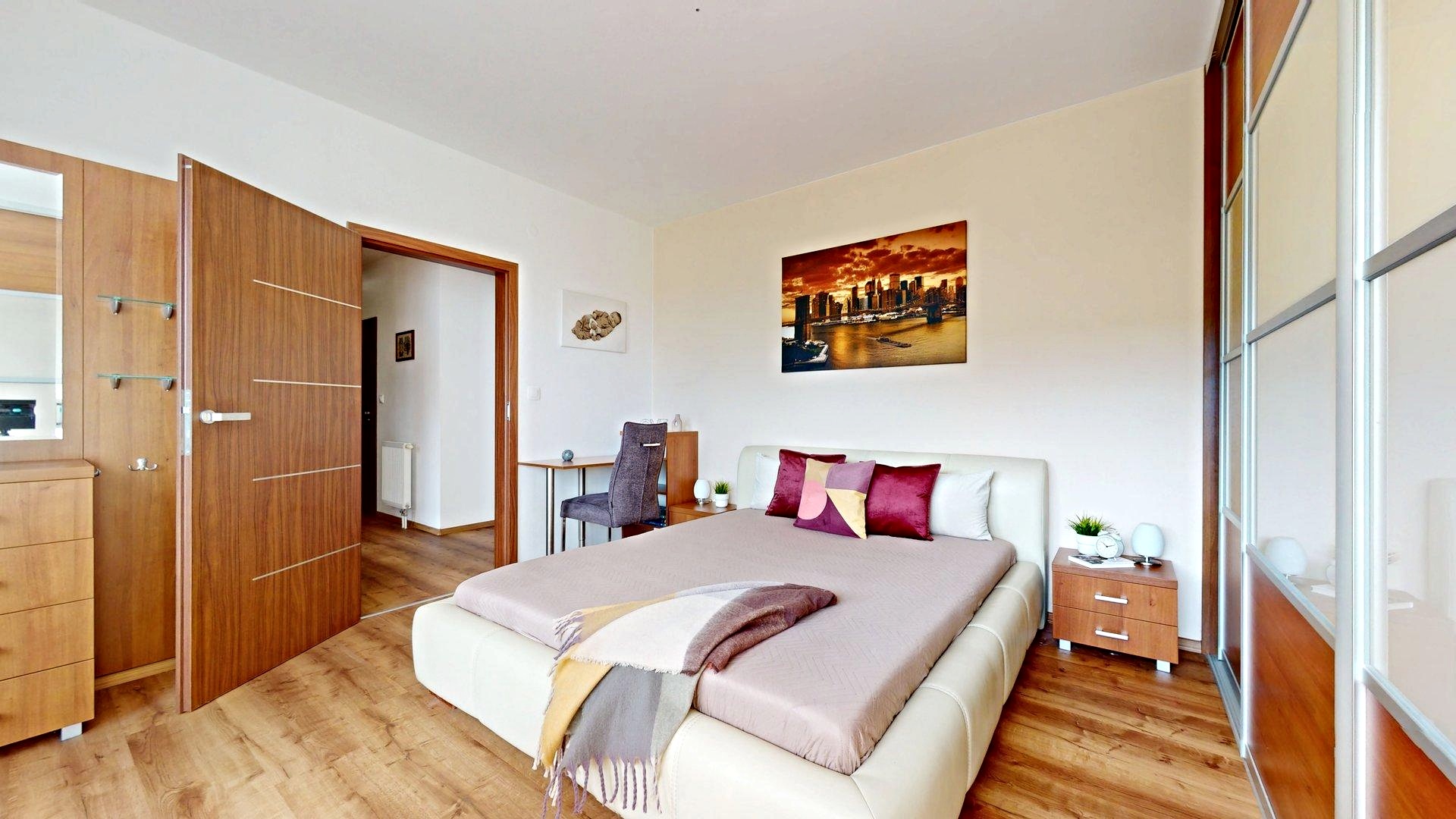 Veľkometrážny 3i byt s 2 terasami aj gar. státiami, SC - Rovinka