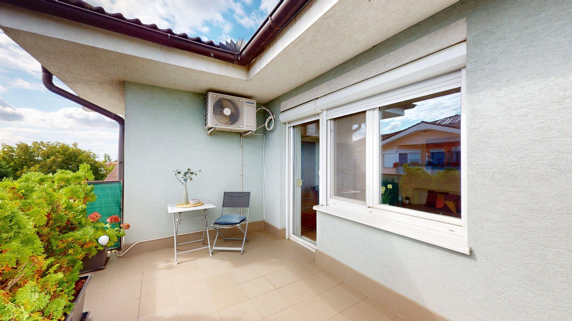 Veľkometrážny 3i byt s 2 terasami aj gar. státiami, SC - Rovinka