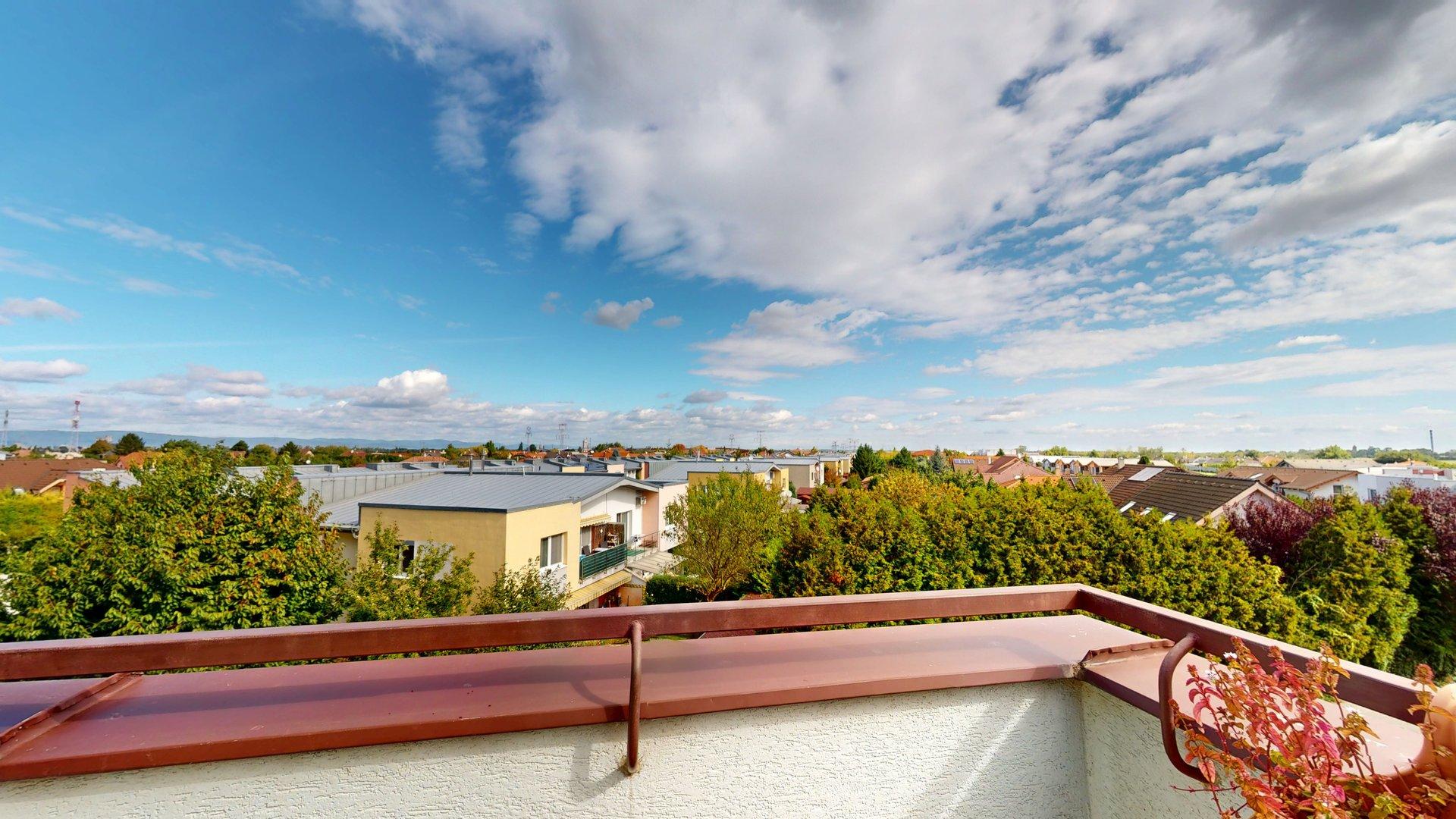 Veľkometrážny 3i byt s 2 terasami aj gar. státiami, SC - Rovinka