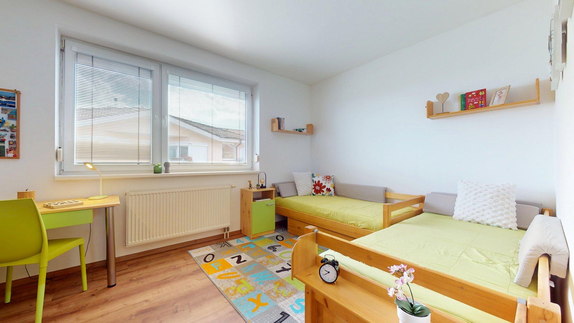 Veľkometrážny 3i byt s 2 terasami aj gar. státiami, SC - Rovinka