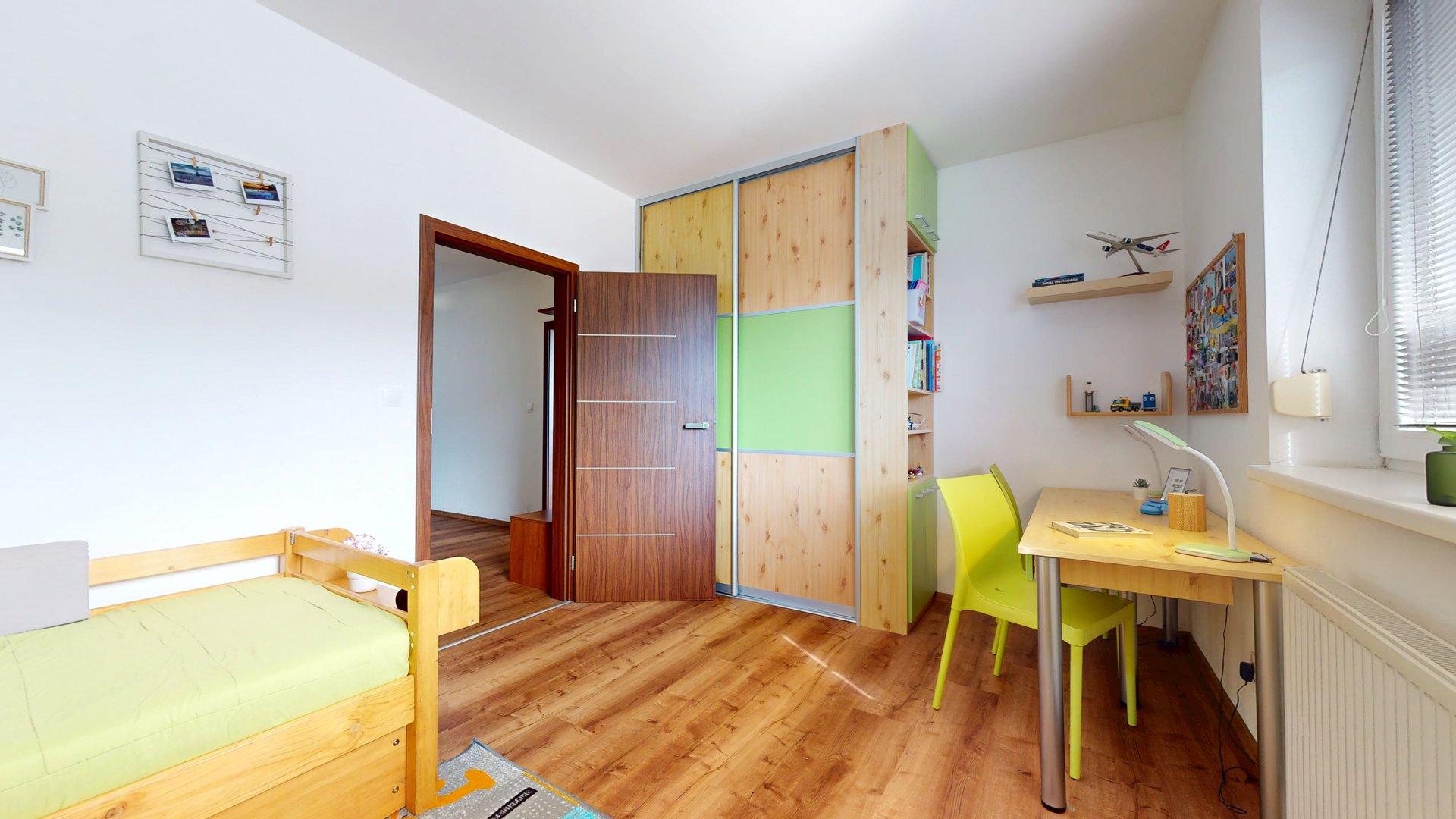 Veľkometrážny 3i byt s 2 terasami aj gar. státiami, SC - Rovinka