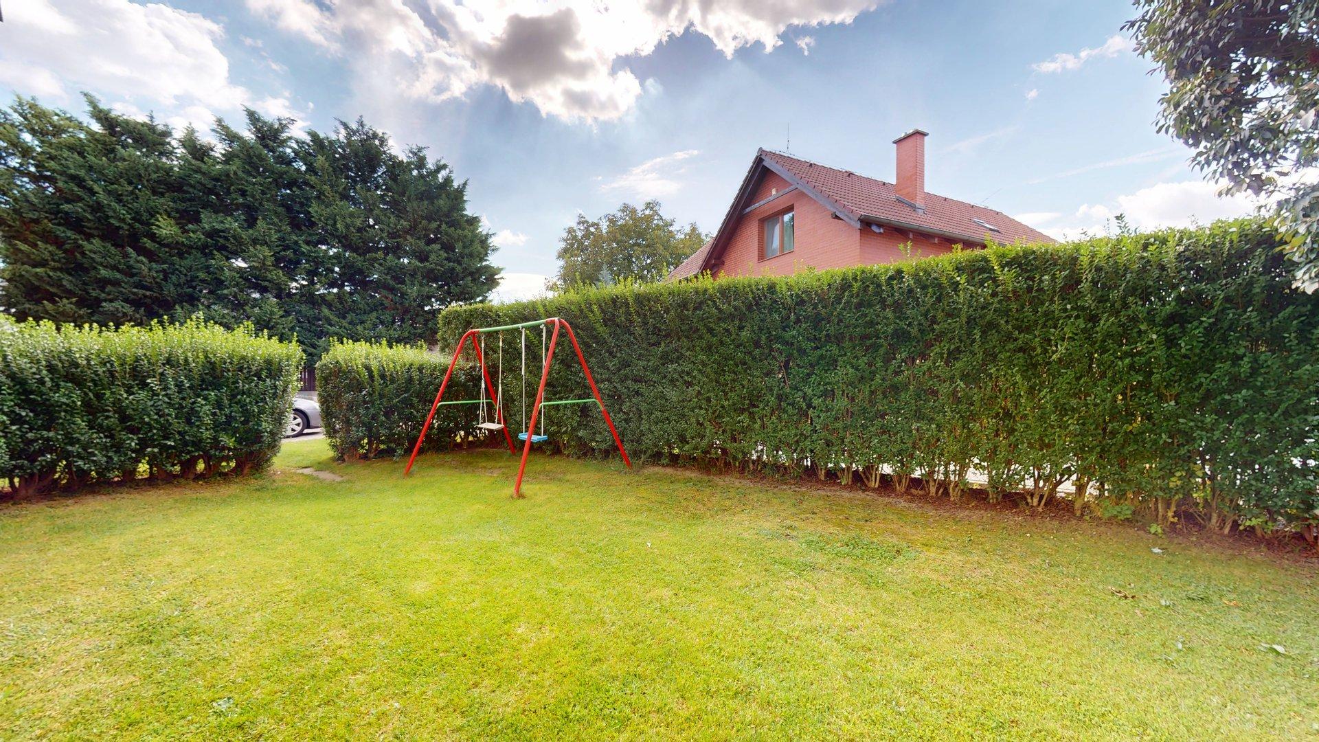 Veľkometrážny 3i byt s 2 terasami aj gar. státiami, SC - Rovinka