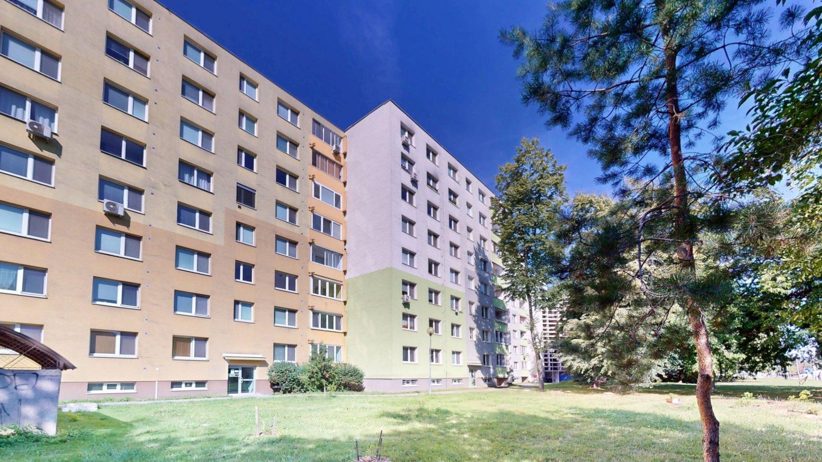 Priestranný 4izb s výhľadmi do zelene oproti EU s návrhom interiéru, BA V - Petržalka