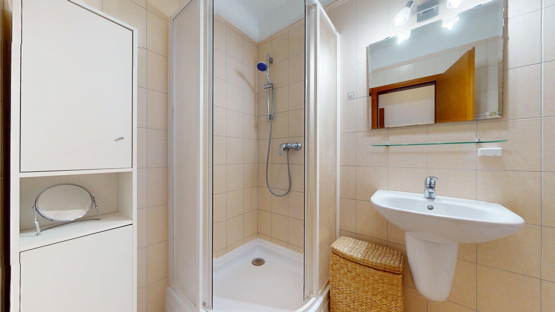 Kompletne zariadený 2-izb. byt s veľkou loggiou v novostavbe na začiatku Podunajských Biskupíc