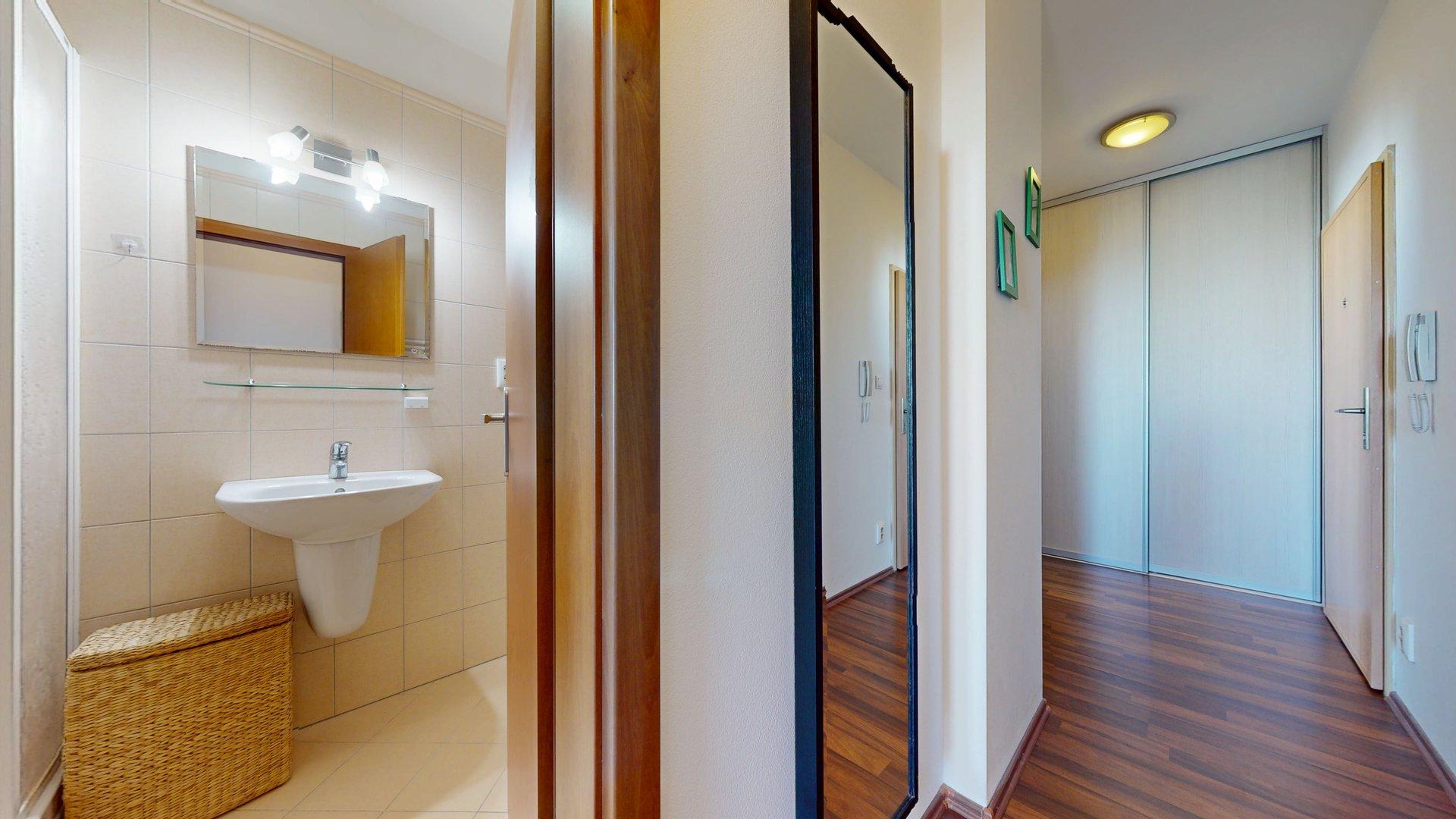 Kompletne zariadený 2-izb. byt s veľkou loggiou v novostavbe na začiatku Podunajských Biskupíc