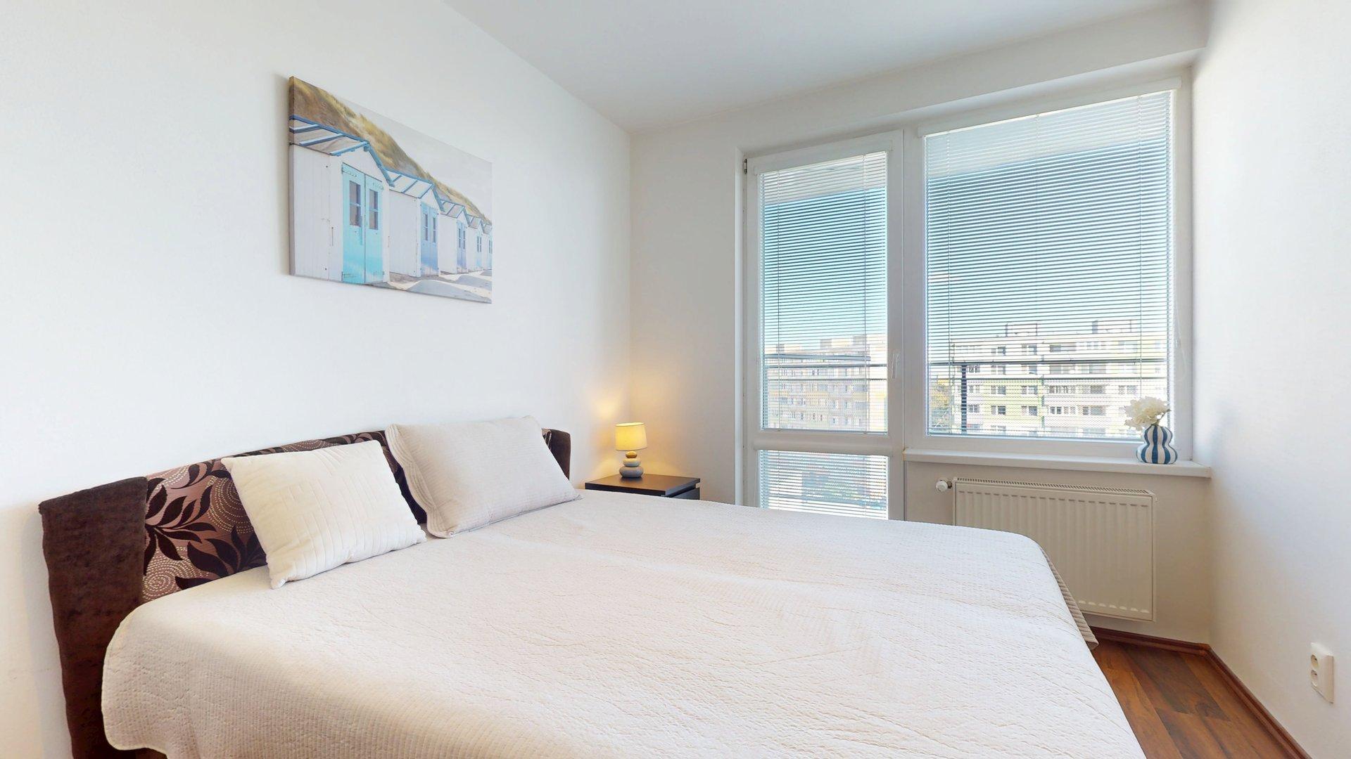 Kompletne zariadený 2-izb. byt s veľkou loggiou v novostavbe na začiatku Podunajských Biskupíc