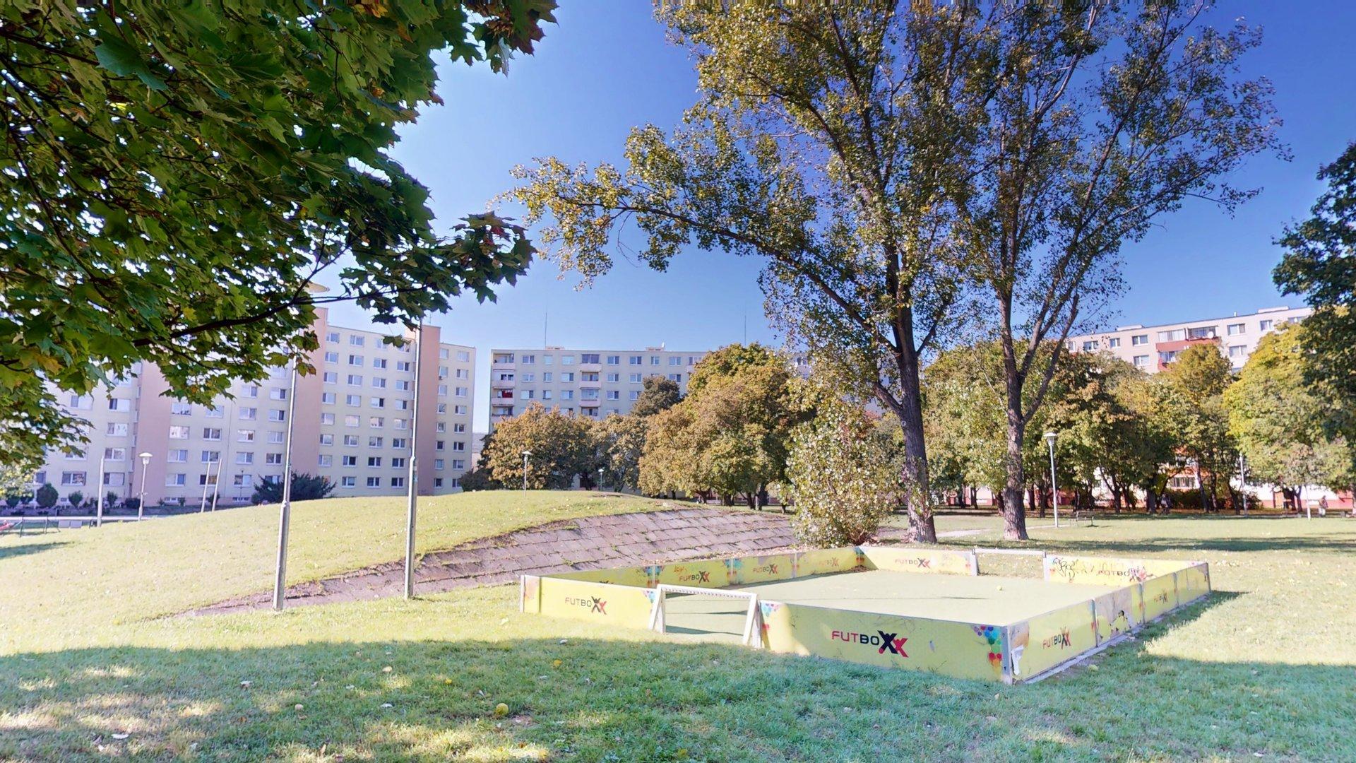 Kompletne zariadený 2-izb. byt s veľkou loggiou v novostavbe na začiatku Podunajských Biskupíc