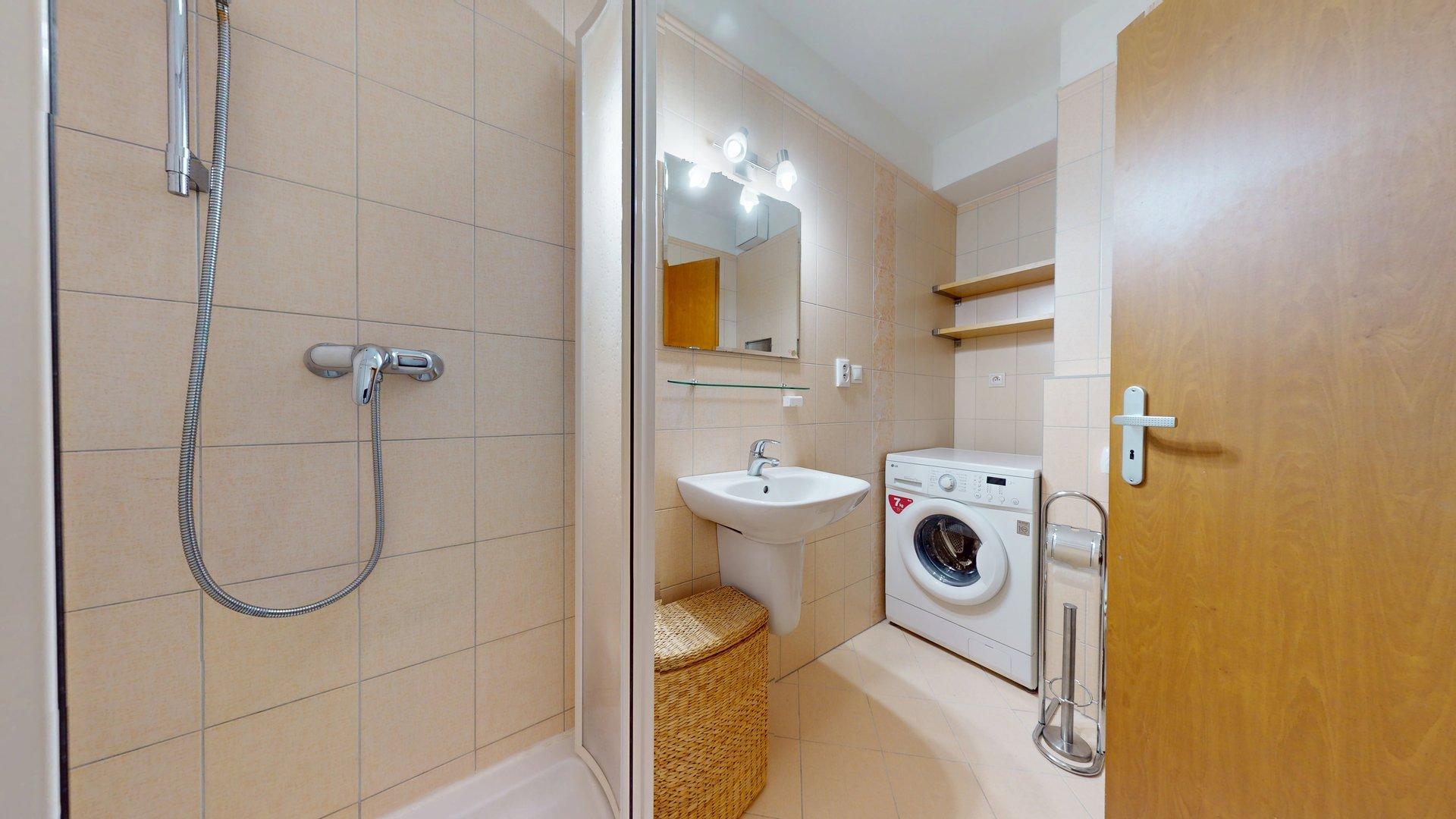 Kompletne zariadený 2-izb. byt s veľkou loggiou v novostavbe na začiatku Podunajských Biskupíc