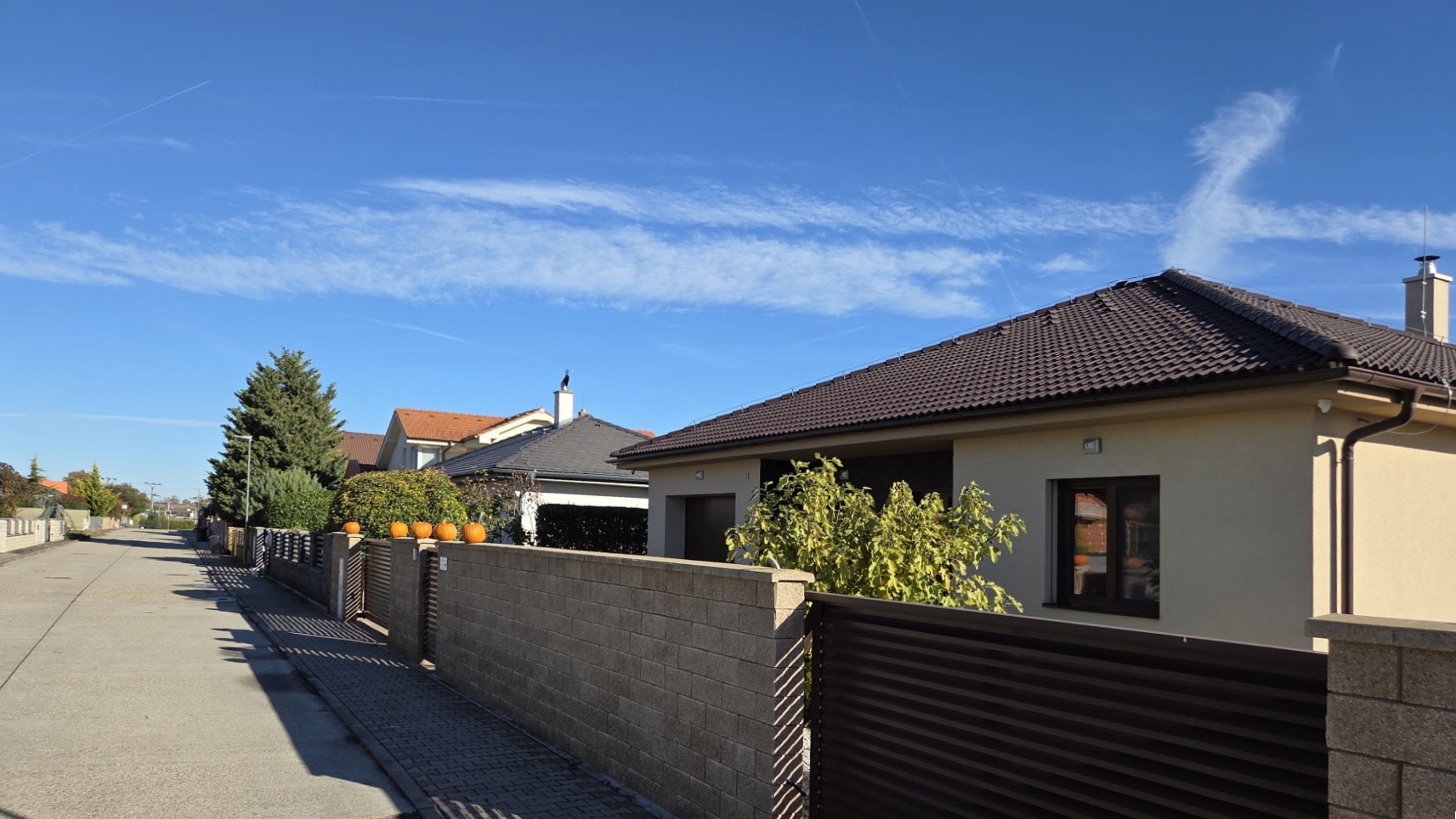 Moderný, priestranný a do detailov premyslený 4i RD s garážou v žiadanej časti Senca