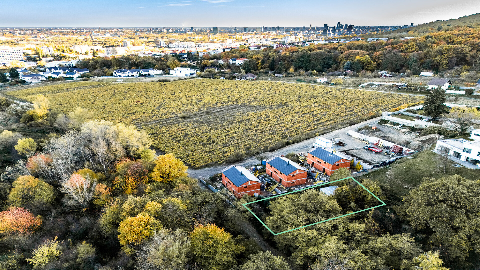 Stavebný pozemok v Krasňanoch v blízkosti Peknej cesty, BA III