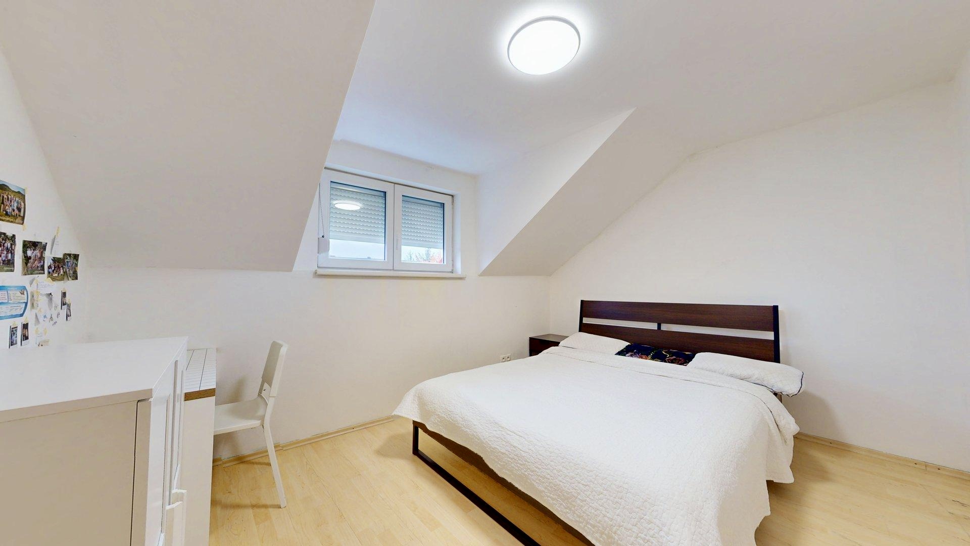 Priestranný 4-izbový byt s komfortom domu - širšie centrum PK - províziu platí prenajímateľ