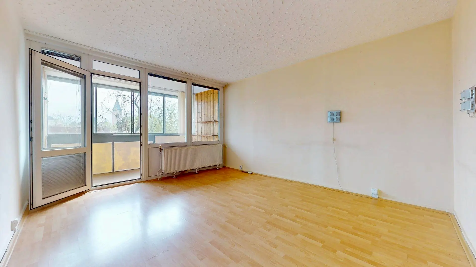 3-izb. byt v p&ocirc;vodnom stave s veľkou lodžiou, Lamač