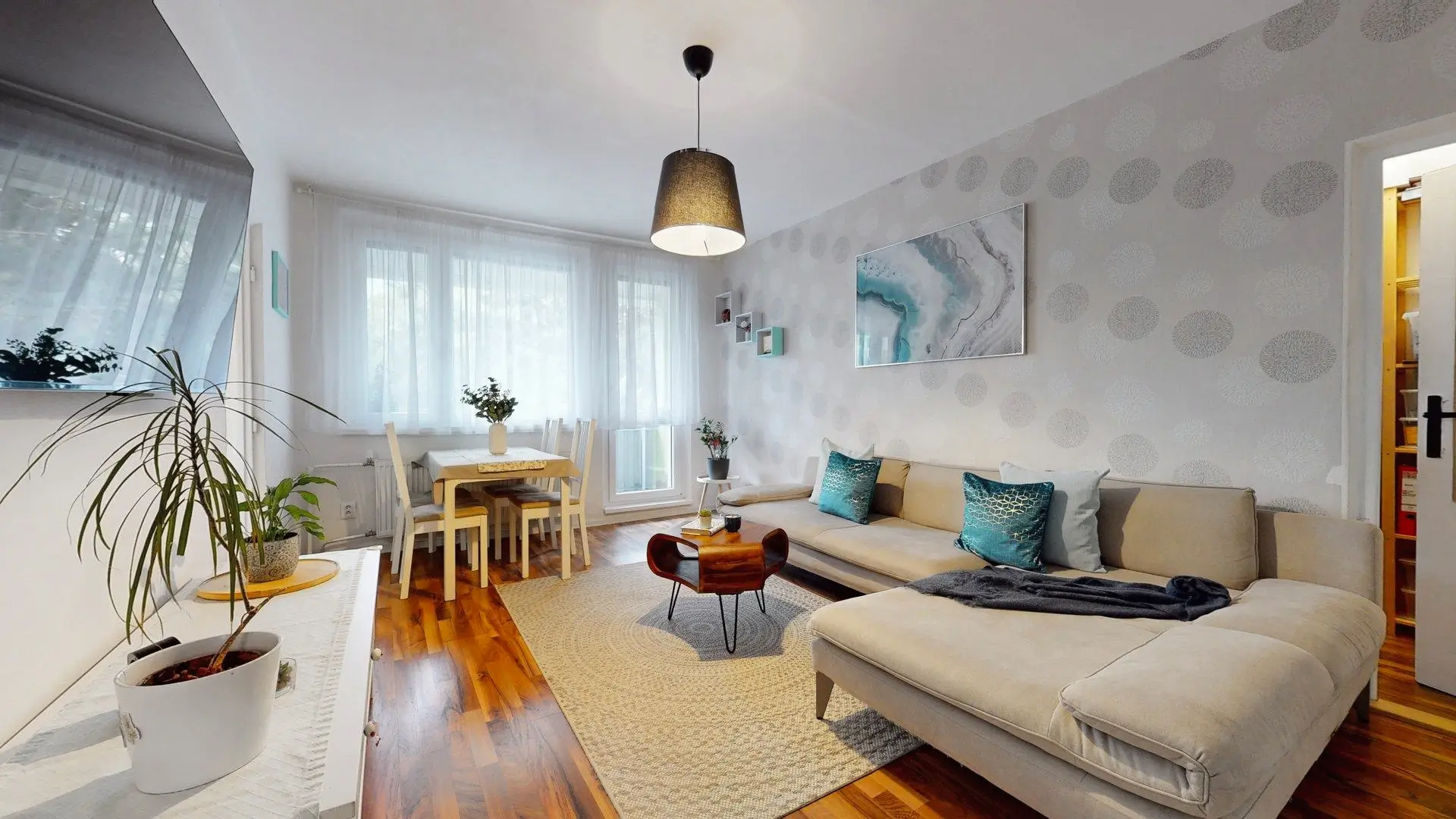 Podmaniv&yacute; 4i byt s v&yacute;hľadmi do kor&uacute;n stromov, BA IV - Karlova Ves