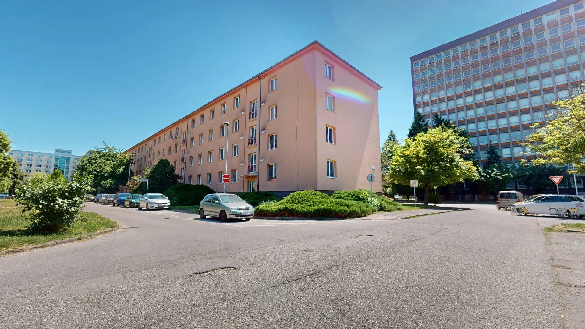3 izb. byt v p&ocirc;vodnom stave s balk&oacute;nom, BA II - Ružinov 