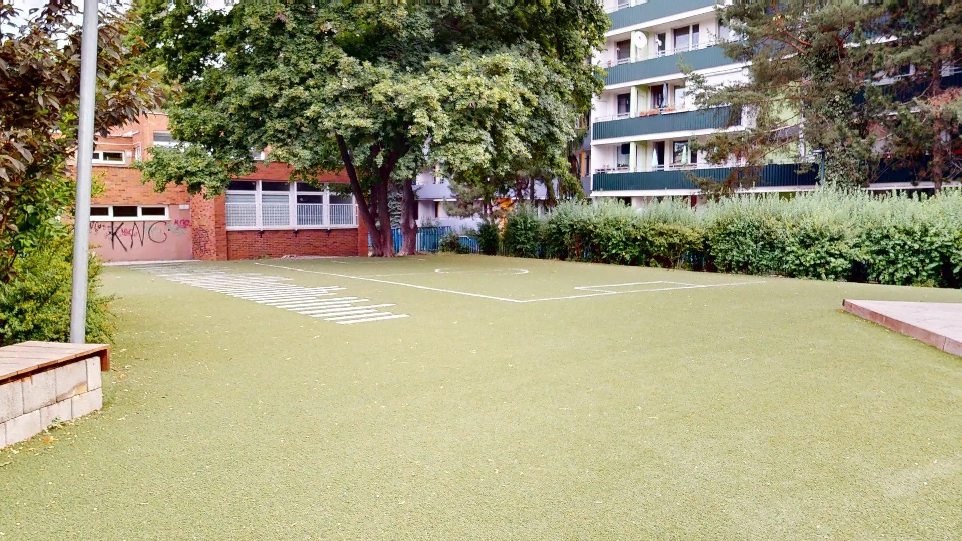 Svetlý 3-izbový byt s dvomi loggiami v srdci zelene, BA IV - Karlova Ves