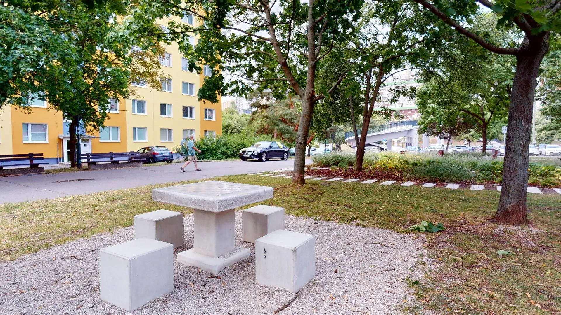 Svetlý 3-izbový byt s dvomi loggiami v srdci zelene, BA IV - Karlova Ves