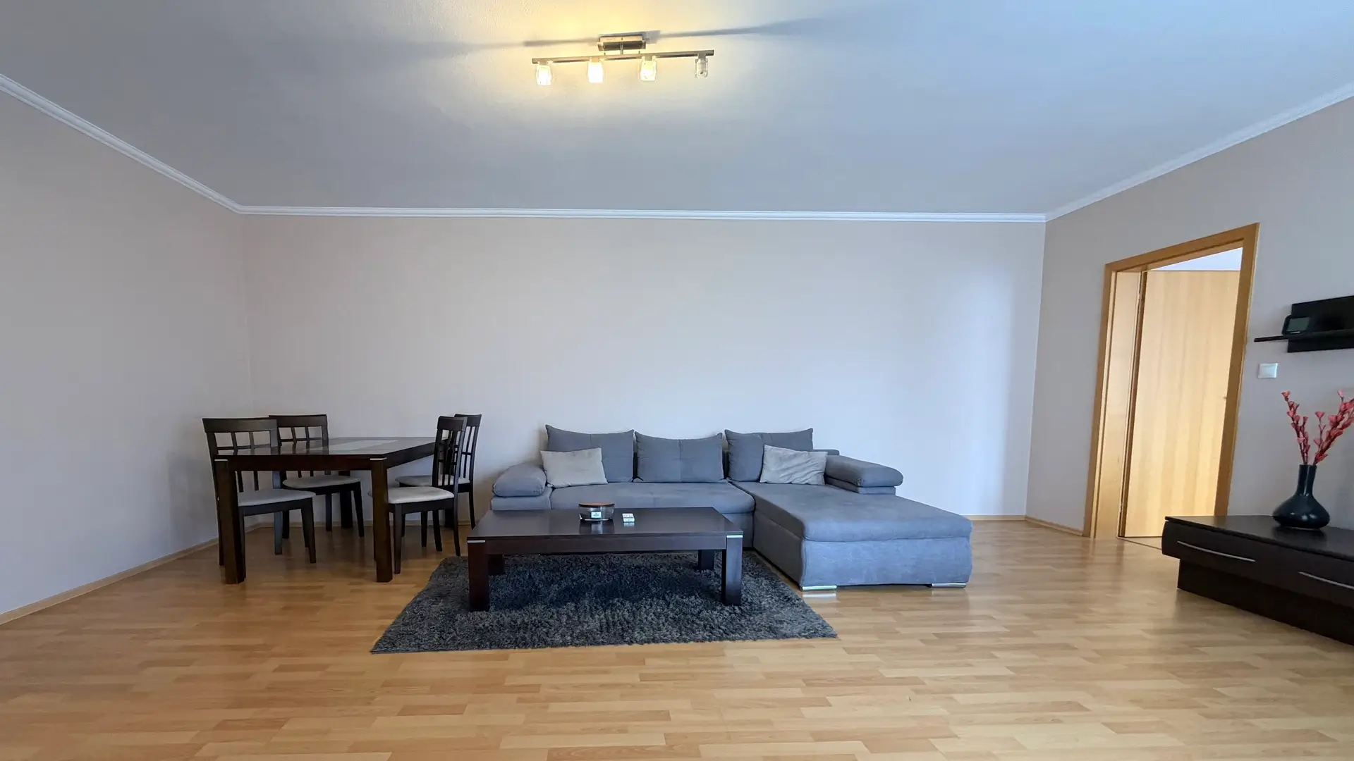 Priestranný a klimatizovaný 2-izbový byt s loggiou, BA II - Trnávka
