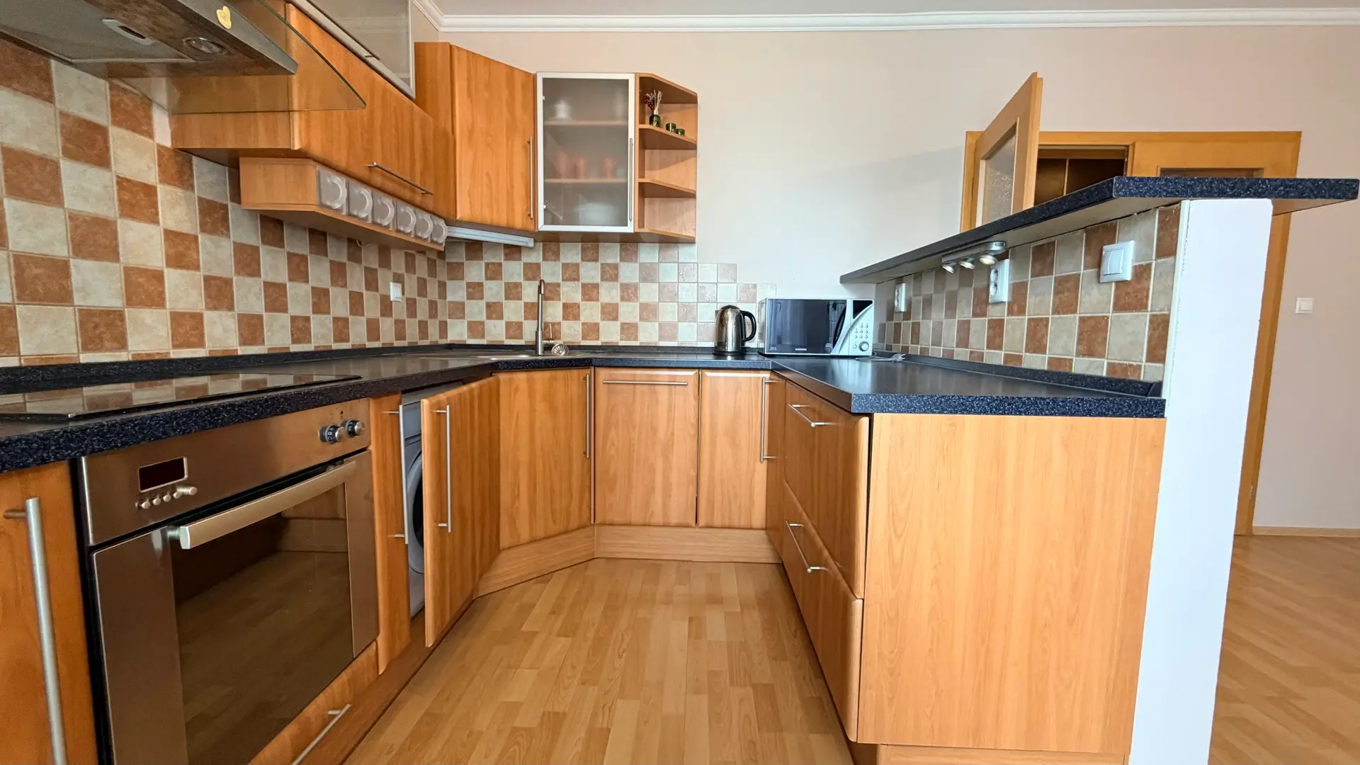 Priestranný a klimatizovaný 2-izbový byt s loggiou, BA II - Trnávka