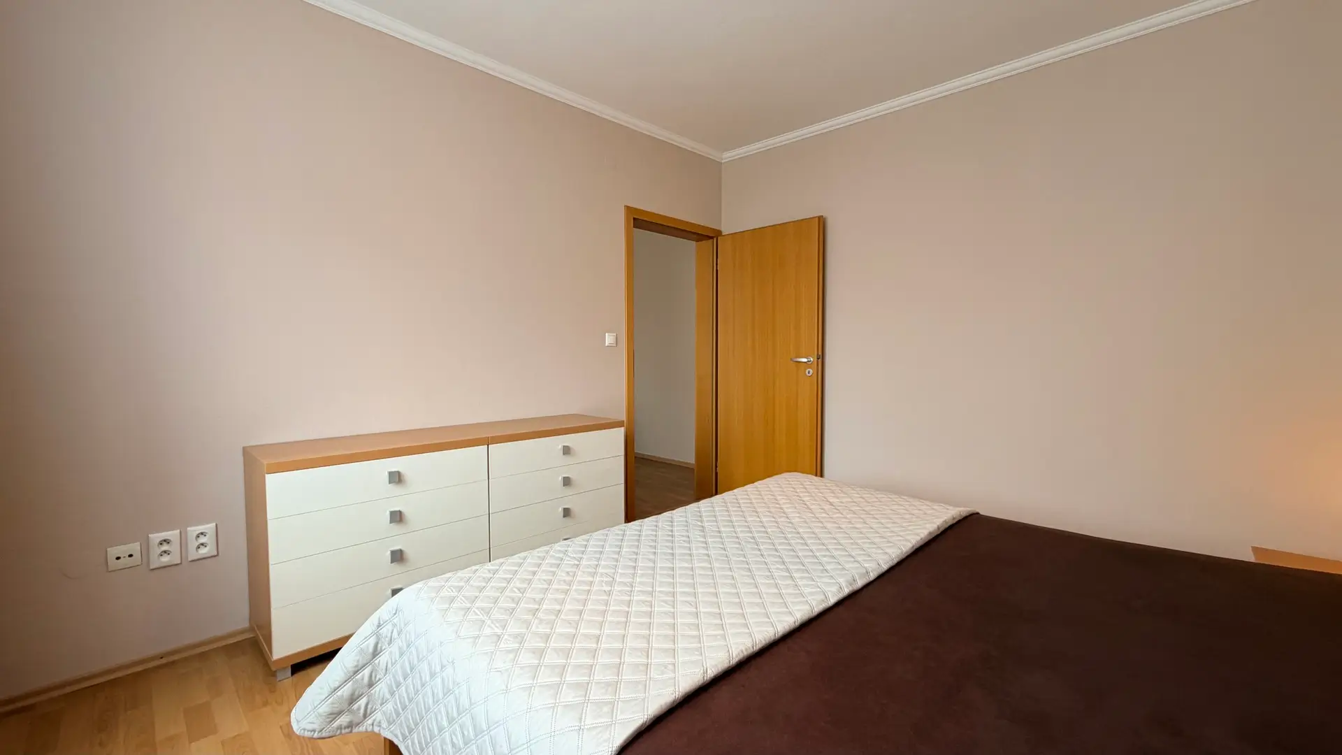 Priestranný a klimatizovaný 2-izbový byt s loggiou, BA II - Trnávka