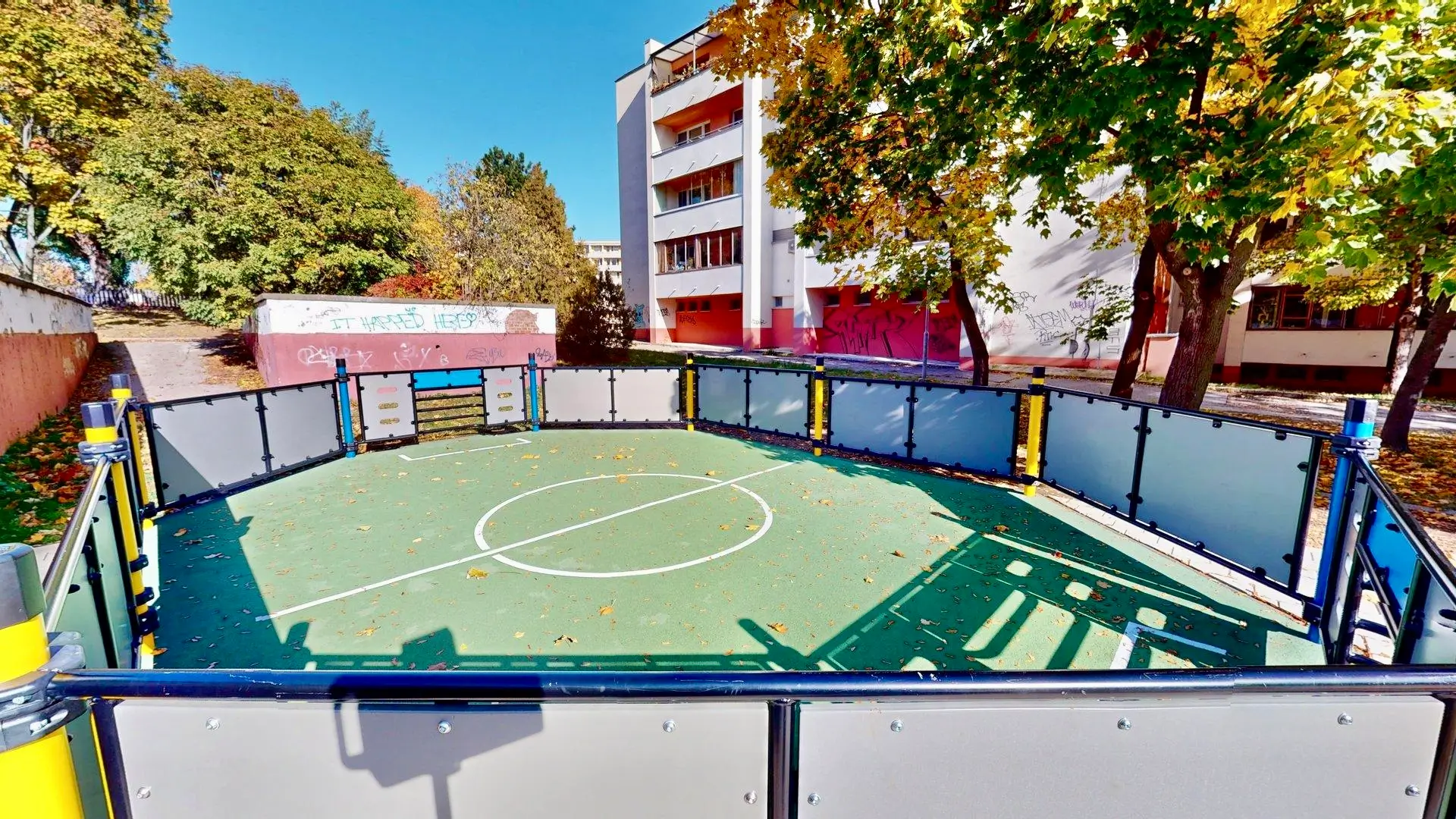 Kompletne zrekonštruovaný, tehlový 4-izb. byt na začiatku Karlovej Vsi