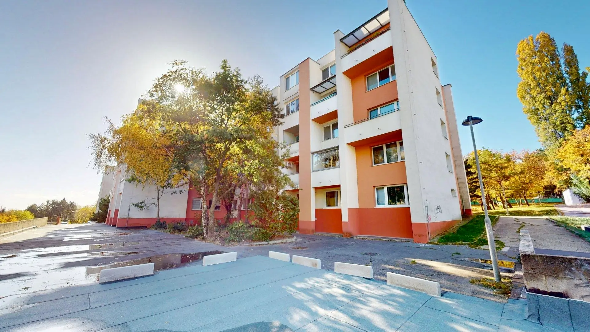 Kompletne zrekonštruovaný, tehlový 4-izb. byt na začiatku Karlovej Vsi